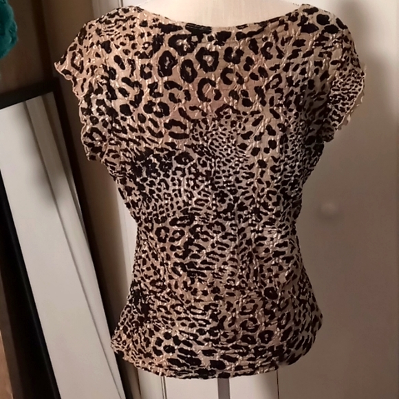 💋 INC Stretch Leopard Print Shimmer Short Sleeved Top Sz Large - Picture 8 of 8